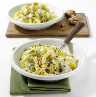Nudeln mit K�se-Nusssauce