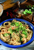 Spaghetti mit Koriander-Sonnenblumenkern-Sauce