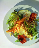 Fruchtiger Salat mit Buchstabennudeln